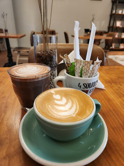 Four Squares Café مقهى الاربعه مربعات