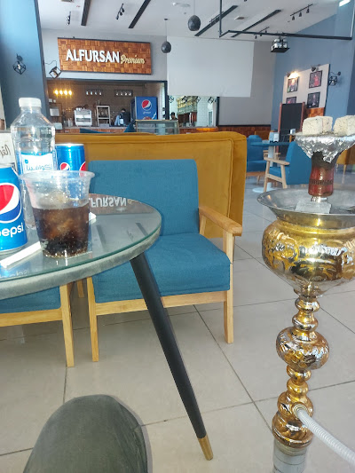 مقهى الفرسان الراقي