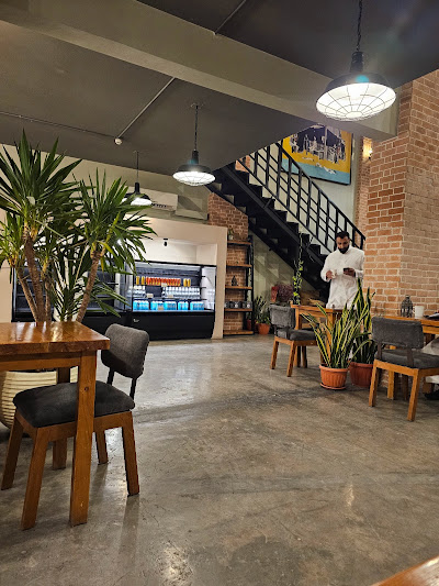 Coffee Warehouse مستودع القهوة
