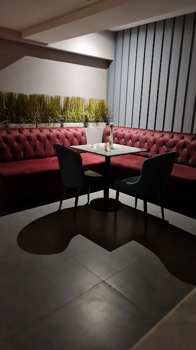 مقهى شيشه ليو لاونج Leo Lounge