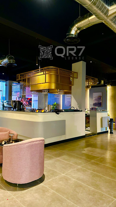 QR7 LOUNGE