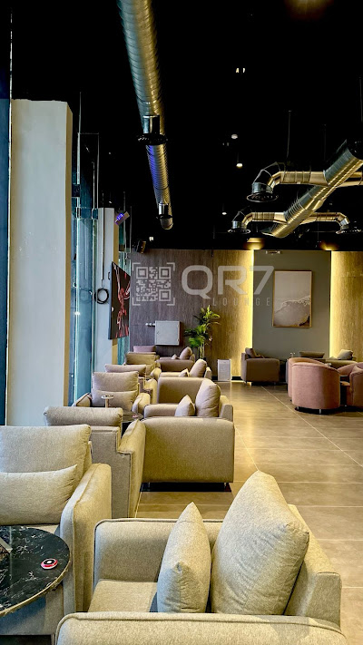 QR7 LOUNGE